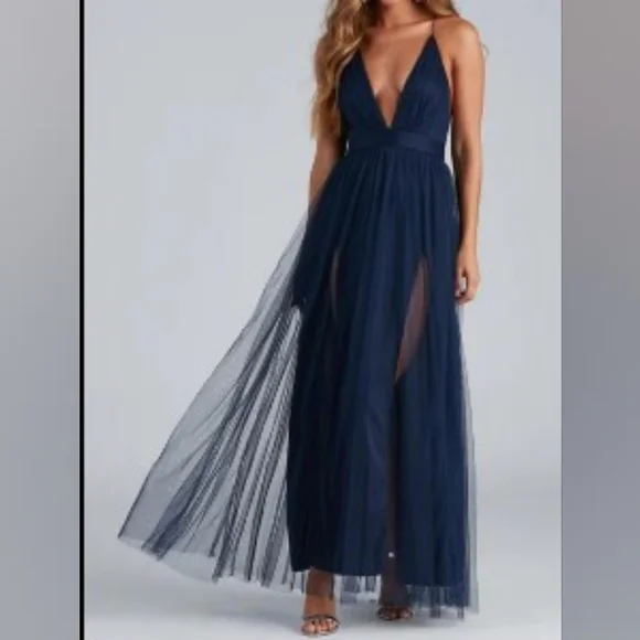 Windsor Formal Dress - Picture 2 of 9